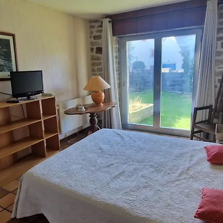 La Des Ajoncs, Acces Prive A La Villa